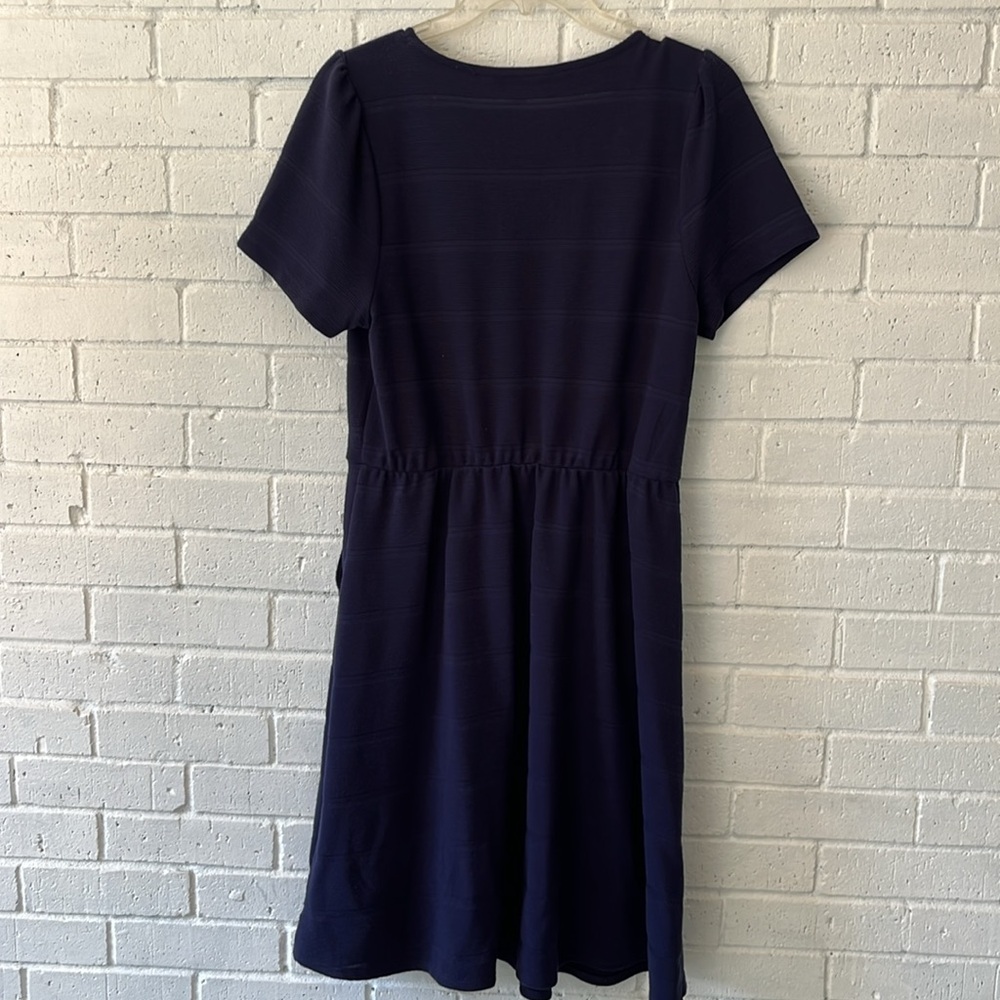 DraperJames RSVP Knit Fit & Flare Dress Short Sleeve Sz L Pleated Navy Pockets - Picture 3 of 11